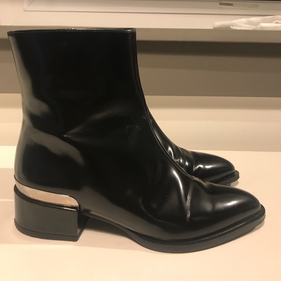 Nice ankle boots with dust bag. - Picture 3 of 8